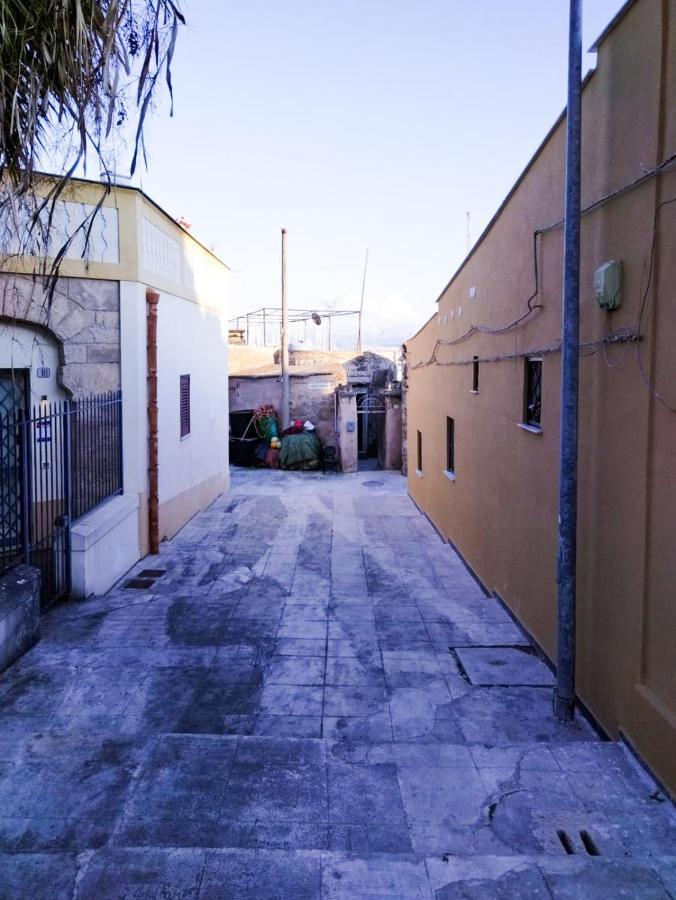 One-Bedroom House,1248272359:JPEG